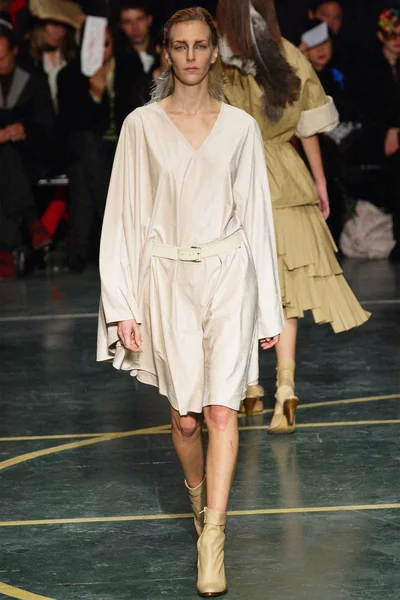 Look 11